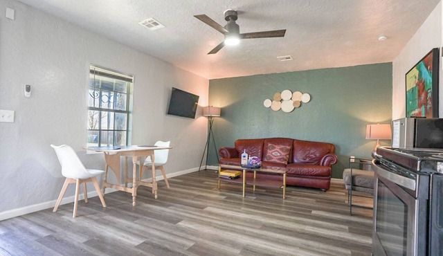 1BR Apt | 7 min to Integris Baptist Medical | Kitchen, Wi-Fi, Free Parking #20A