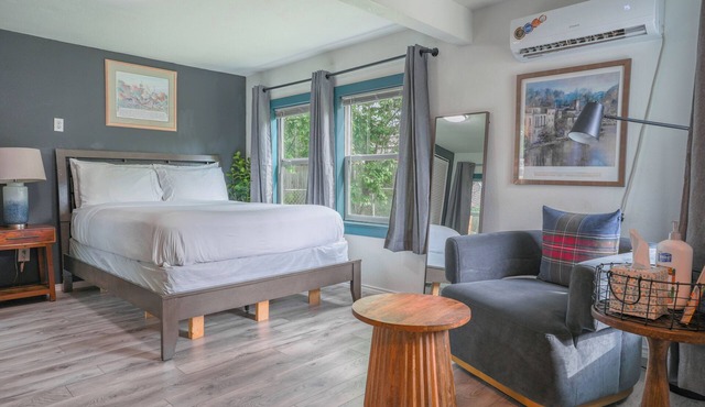 1BR Apt | 8 min to Integris Baptist Medical | Kitchen, Wi-Fi, Free Parking #34B