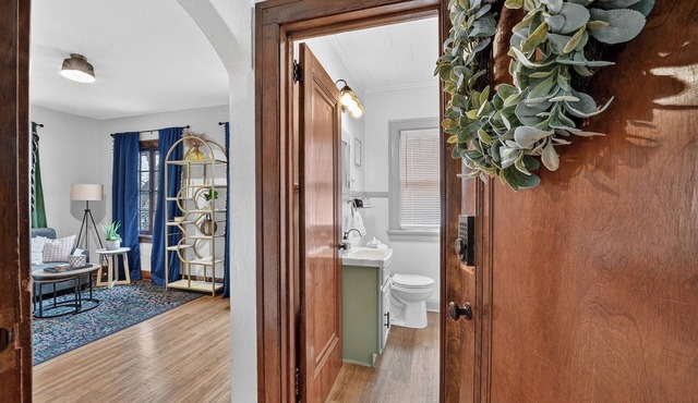 1br apt- heart of Uptown Maumee w/fiber WiFi! #4