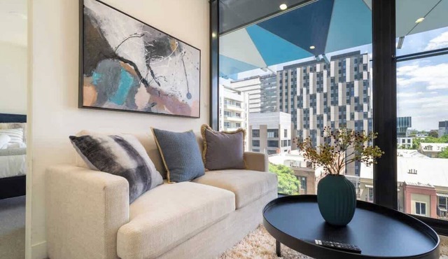 1BR Apt in Clayton Mel CBD with City view