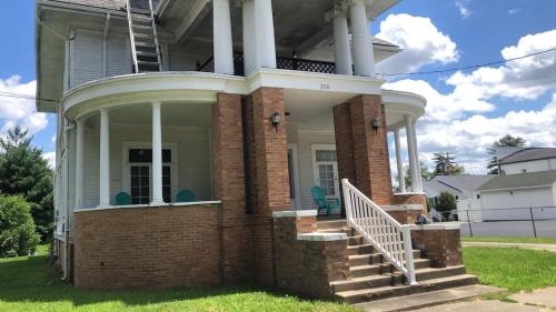 1BR Apt Near Marathon, Hershey