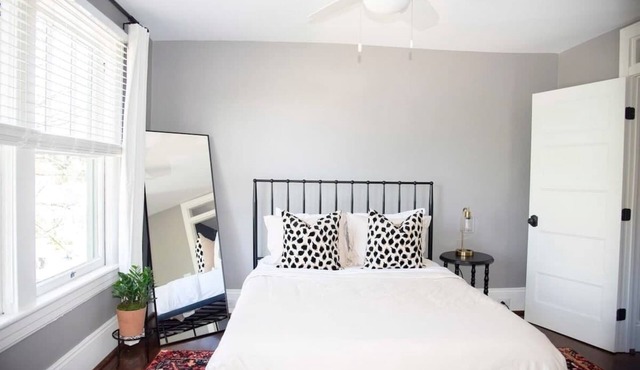 1BR Apt Views Galore! -Safe|Walkable|Food|Greenway