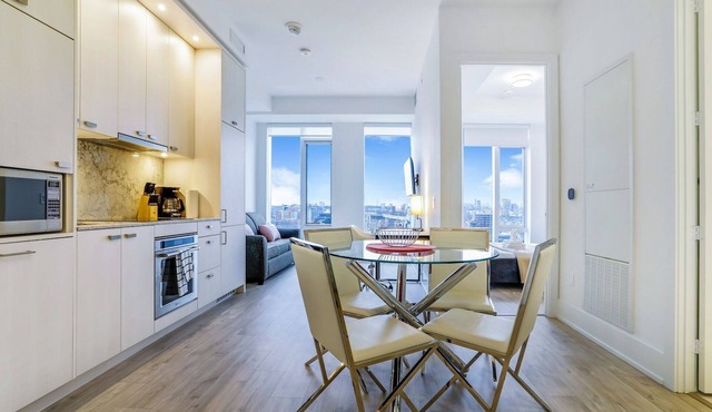 1BR at The Well Downtown | Pool, Gym & Dining