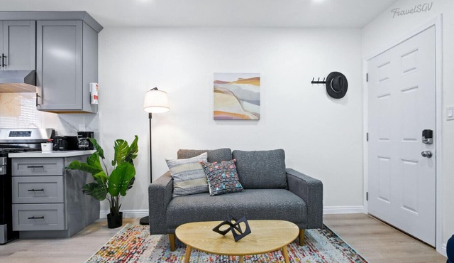 1BR Back House + Parking + Near DTLA #TravelSGV