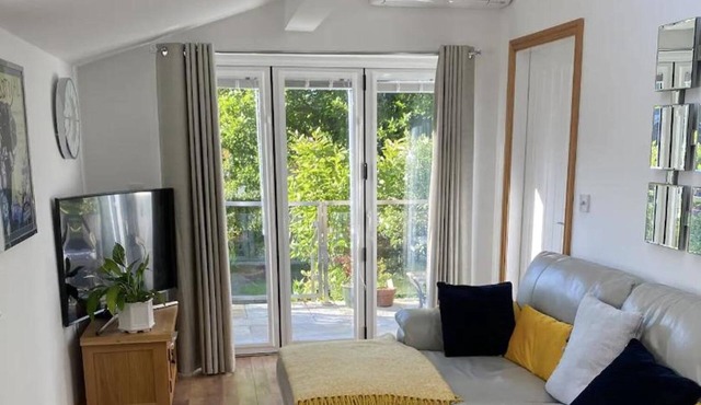 1Br-Balcony-PetFriendly-Garden-Free Parking