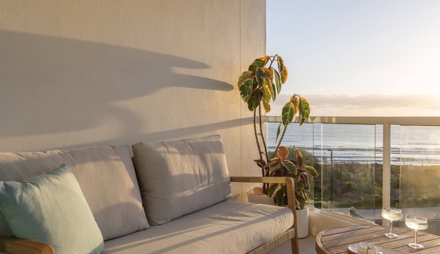 1BR Beachfront Retreat ~ Azure Beachfront Bliss