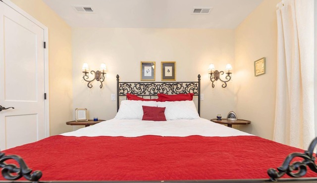 1BR Carriage House Apartment downtown Jonesborough