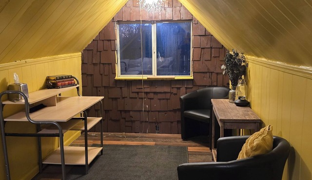 1BR Collett Park apartment near Union Hospital/ISU