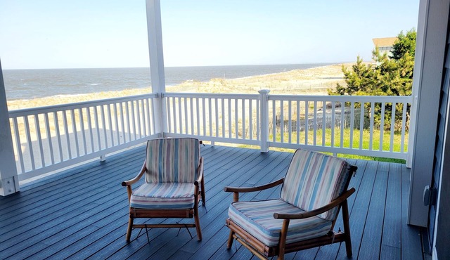 1BR condo, 1st floor.nFREE kayaks and bikes. Huge deck with ocean views.