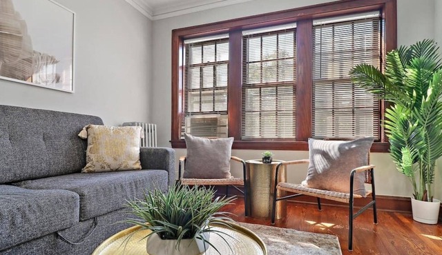 1BR Contemporary Apt with Laundry Facility