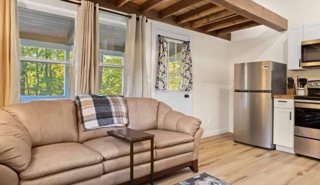 1BR Cottage w/Fire Pit | Near Trails | Free Tix