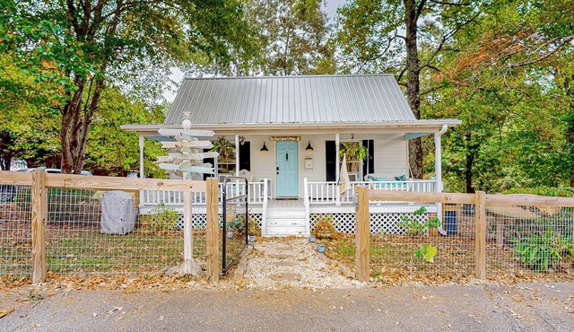 1BR Dog-Friendly Home w/In-Unit Laundry