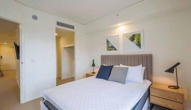 1BR Executive Apartment with Pool & Gym - Sleeps 3