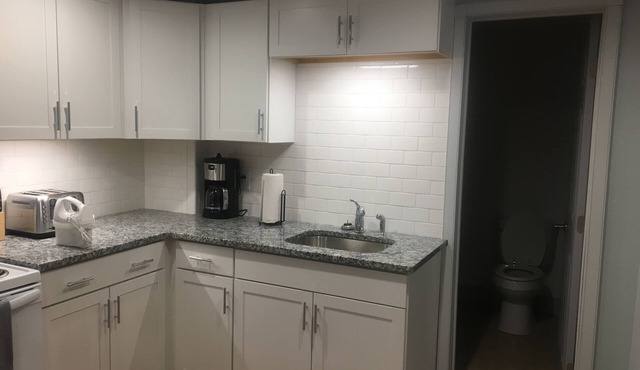 1BR FACTORY APT AT THE MOHAWK ANTIQUES MALL/RIGHT OFF EXIT 30 NYS THRUWAY!