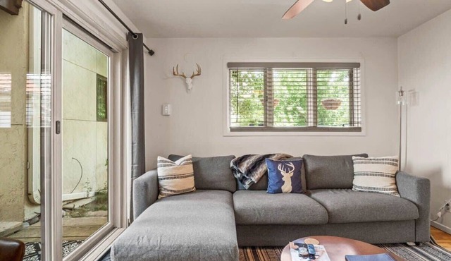 1BR Garden Apartment: Pool, Tennis, Golf Course