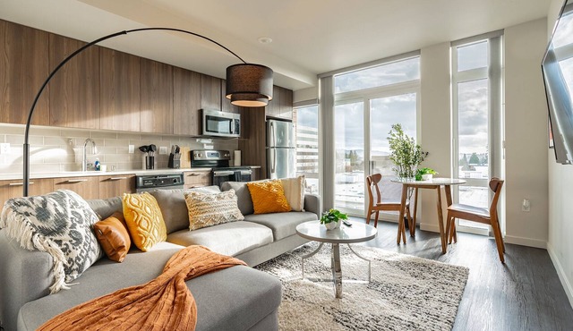 1BR | Gym, Lounge | Bellevue | Sophari Downtown B