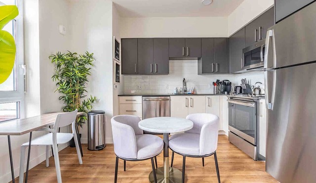1BR | Gym, Views | Bellevue | Sophari Parkside A