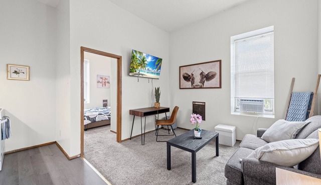 1BR Hideaway – Prime Spot with Timeless Charm