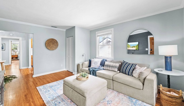1BR Historic Riverside Gem | Close to Hospitals