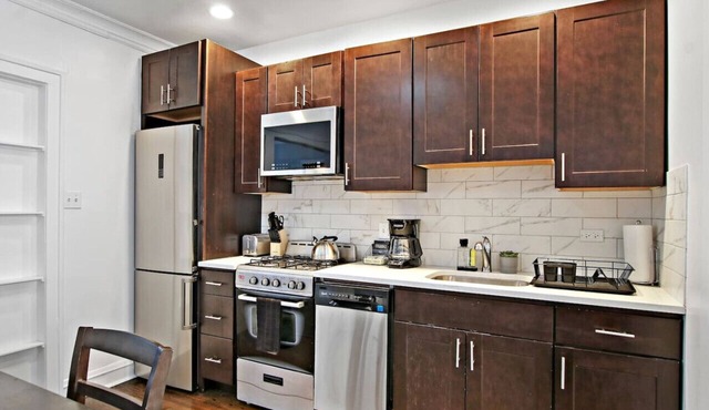 1BR Homey Apt in Irving Park