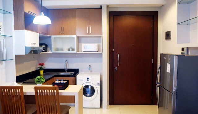 1BR Kemang Mansion Premium Apartment By Travelio - Jakarta