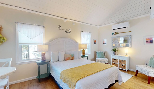 1BR King Bed Sofa Bed Sleeps 4 POOL - 9