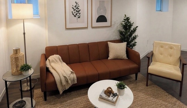 1BR King + Pet-Friendly + In-Unit Laundry + Backyard