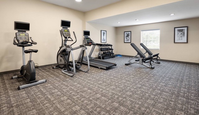 1BR King Suite w/Full Kitchen | Pool & Breakfast