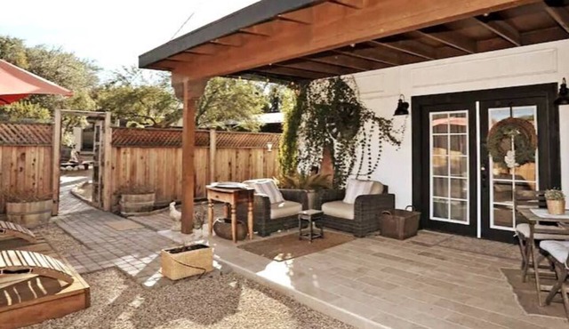 1BR MINI CHATEAU, KITCHEN+YARD+PARKING+LAUNDRY+WIFI. BY WHOLE FOODS/WINTERHAVEN