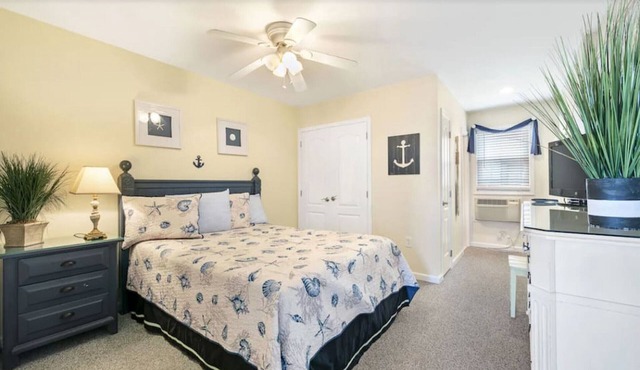 1BR Ocean Block Condo – 140’ from the Beach