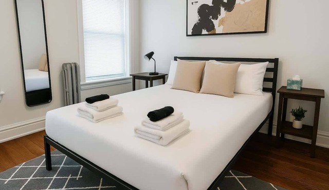 1BR Pad with Homey Feel