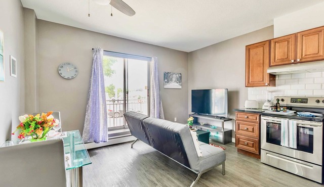 1BR Prime Apartment - King Bed!