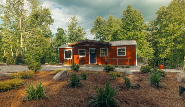 1BR Quiet & Romantic + Hot Tub & Fire Pit