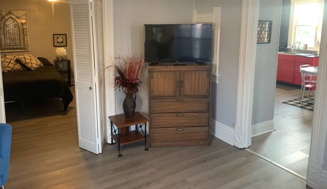 1BR Rental with Retro Flair