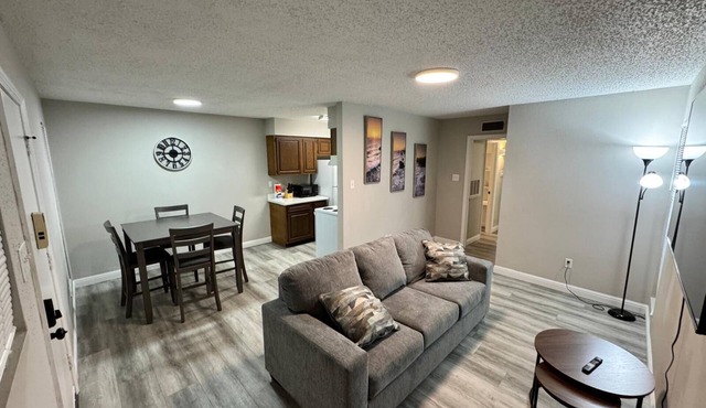 1BR Retreat Cozy & Bright