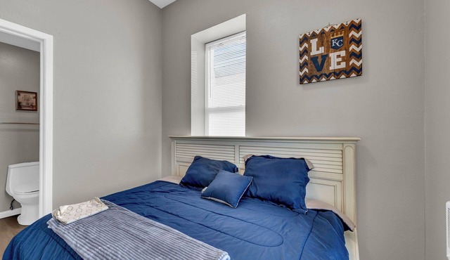 1BR Retreat Prime Location Stay in Historic Charm