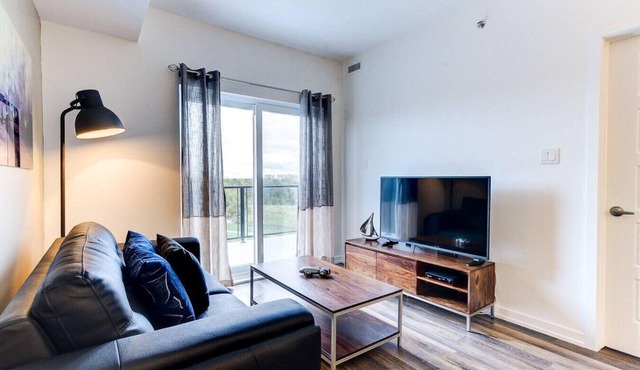 1BR Retreat with Terrace near Canadian Tire Centre