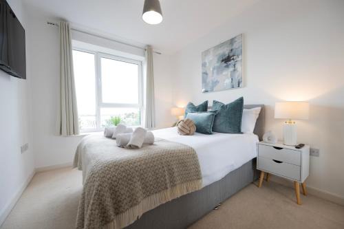 1BR River View - Parking - Sleeps 4