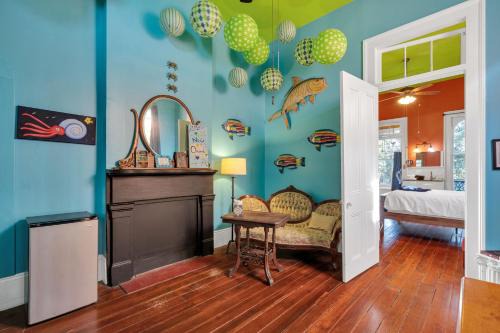 1BR w balcony & sitting room near French Quarter
