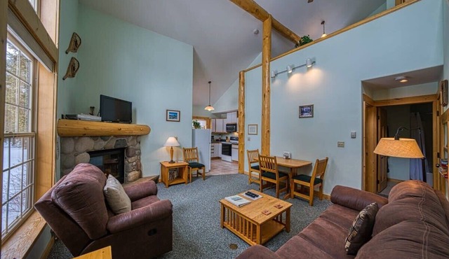 1BR w/Loft Cabin: Fireplace & Mountain View