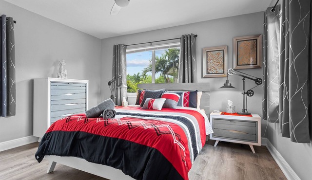 1BR, Windows on All Four Sides