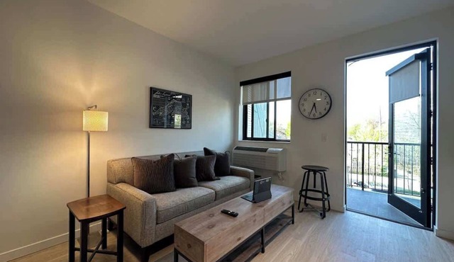 1BR with Balcony Near Light Rail, Hospitals, 04