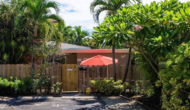 1BR with Private, Fenced Deck