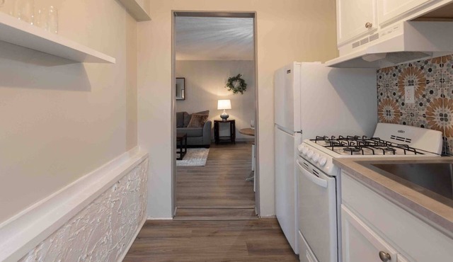 1BR Work Base, Wi-Fi + Laundry