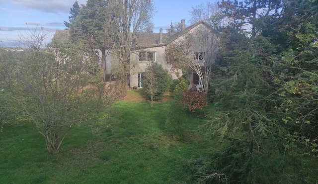 1er Etage Complet D'une Vaste Demeure ,terrain 2Ha Arboré