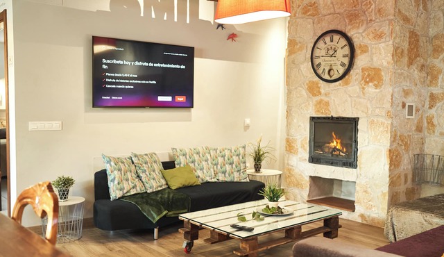 1h from Madrid fireplace, bbc PRIVATE bathroom in BEDROOMS Casita Entre Acebedas