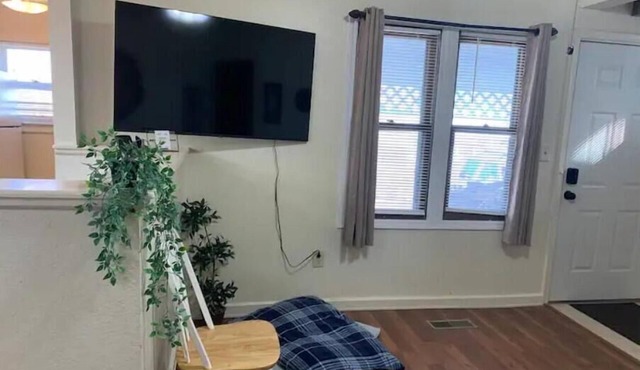 1Kg-Bed Entire Non-shared Condo fully appointed