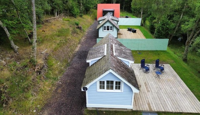 1Lochness glam lodges