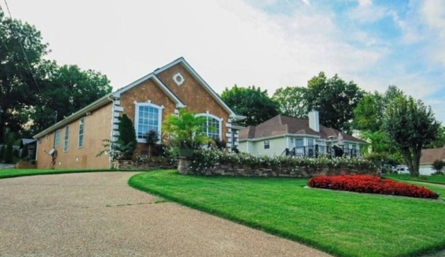1min to Percy Priest Lake/2 Masters/Quiet Family Home
