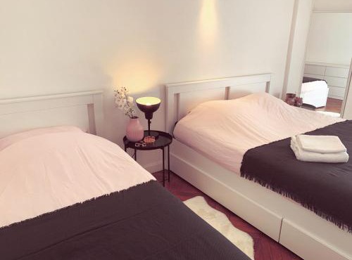 1min walk to Casino of Monaco